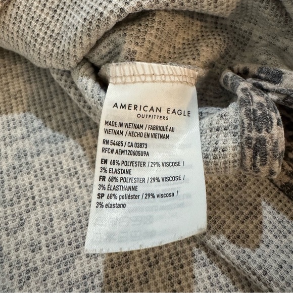 American Eagle Leopard Animal Print Turtleneck Waffle Knit Sweater Women’s Large - Picture 4 of 4